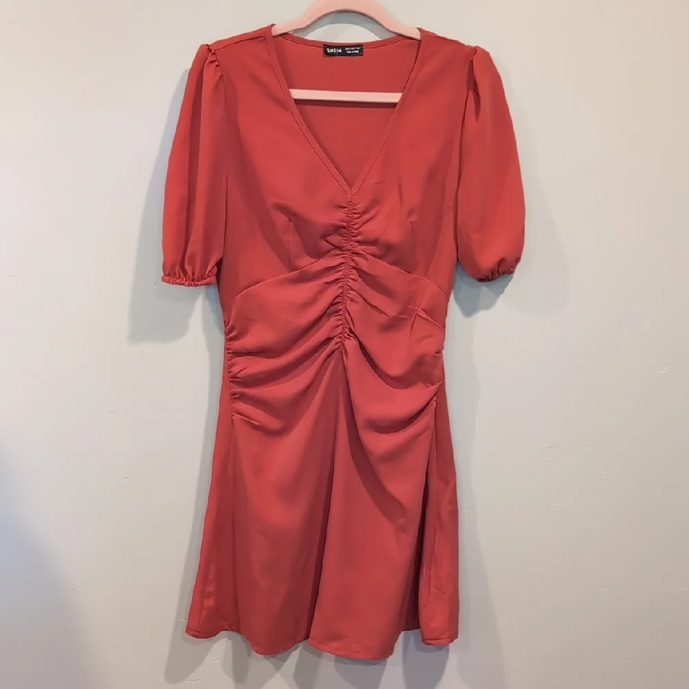 SHEIN Coral Pink V Neck Ruched Front Short Sleeve Mini Dress Size Medium